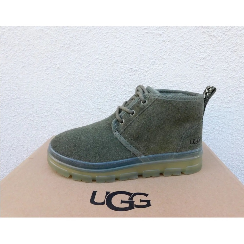 NWT Ugg Neumel Boots